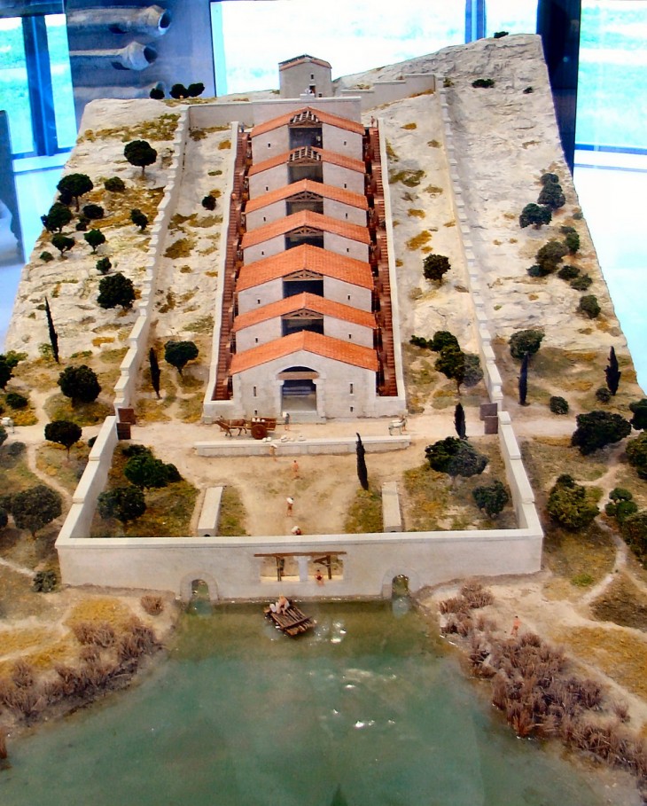 Maquette exposée au Musée Départemental de l’Arles Antique