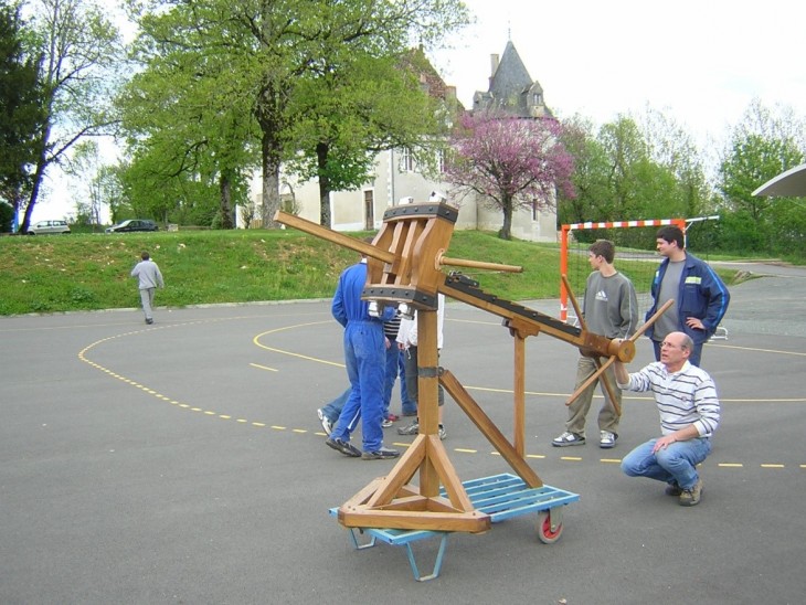 1ère photo du « prototype » sorti de l’atelier menuiserie du lycée professionnel de Chardeuil.